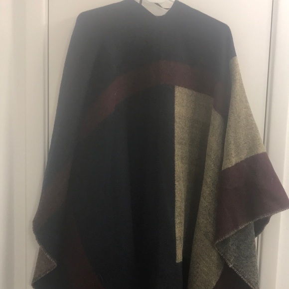 BP poncho size s never worn - Picture 3 of 3